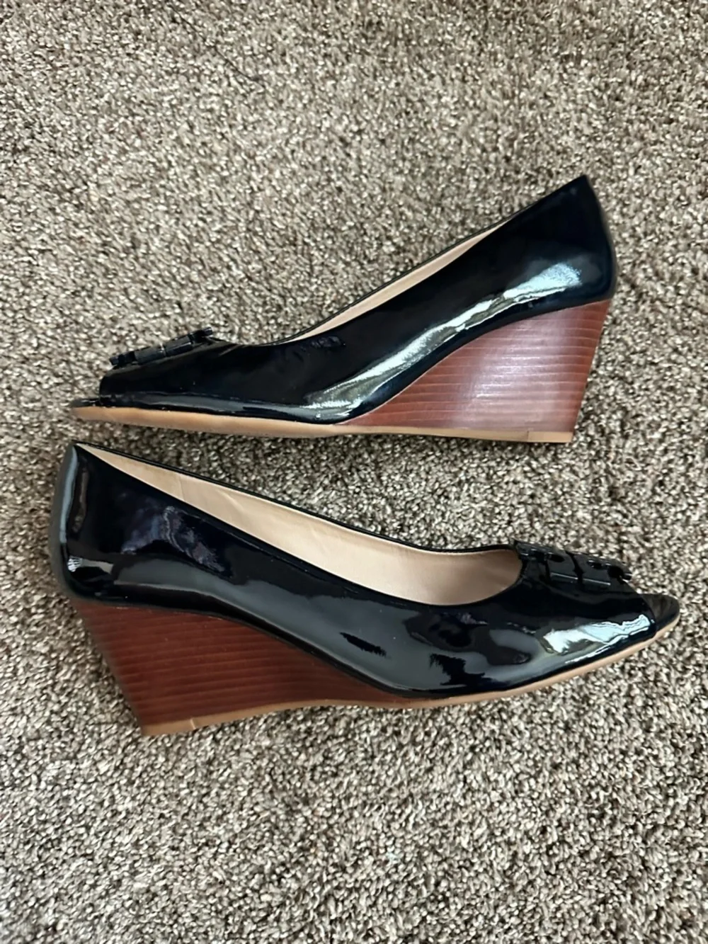 Tory Burch Lowell Black Patent Leather Peep Toe Wedge Heels Size 8.5